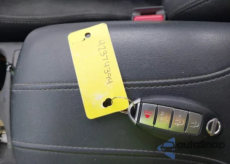 2011 Nissan Sentra 2.0S z USA, uszkodzony, nr VIN 3N1AB6AP2BL611721